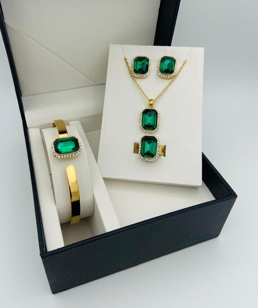 Emerald-Green Gemstone Jewelry Set